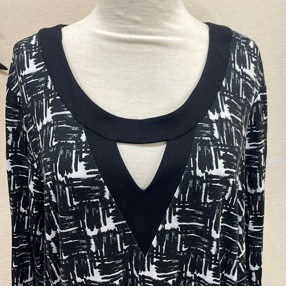 Q' neel Black & White Jersey Knit Abstract Bubble Dress - Plus Size 24 / 3X - Picture 4 of 12